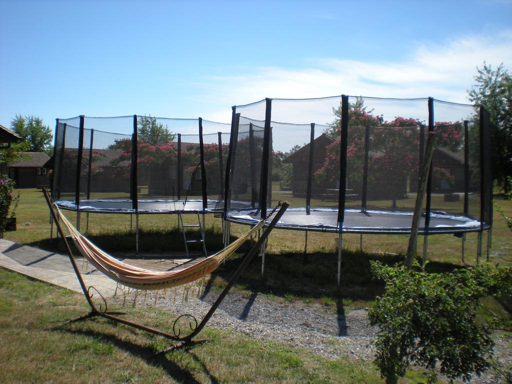 Camping Familial Les Chalets D'Uza 外观 照片